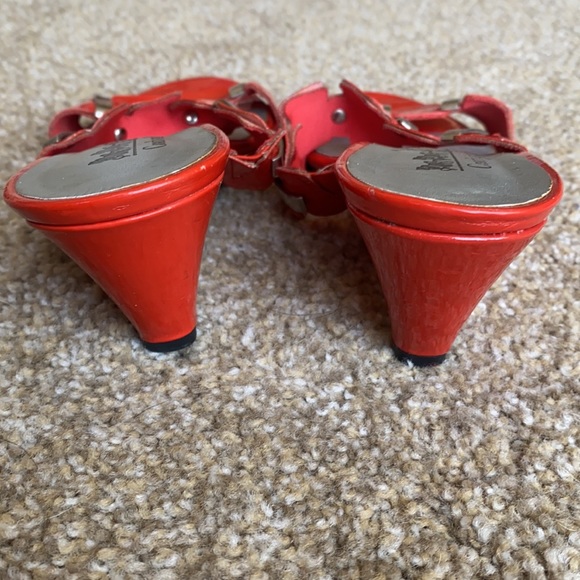 Coach and Four red shoes size 7M - Picture 5 of 9